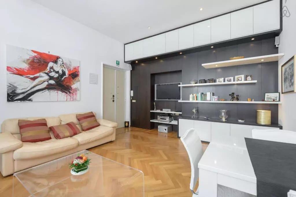 Vatican Ideal For Family/couple, A/c, Jacuzzi Rom